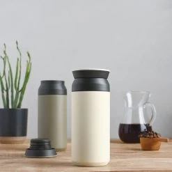 Kinto Travel Tumbler 500ml White -Kaffee Rabatt Geschäft 103197 103197 kinto travel tumbler 500ml white 2 moodbild