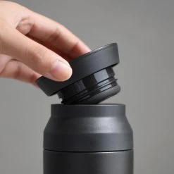 Kinto Travel Tumbler 500ml Black -Kaffee Rabatt Geschäft 103199 103199 kinto travel tumbler 500ml black 2 hintergrund