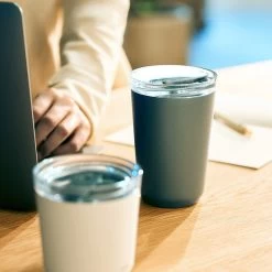 Kinto To-Go Tumbler 360 Ml Mit Stöpsel Khaki -Kaffee Rabatt Geschäft 105563 105563 kinto togotumbler 360ml with plug khaki 3