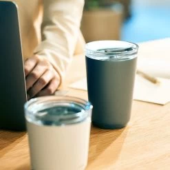 Kinto To-Go Tumbler 360 Ml Mit Stöpsel Silber -Kaffee Rabatt Geschäft 105566 105566 kinto togotumbler 360ml with plug silver 2